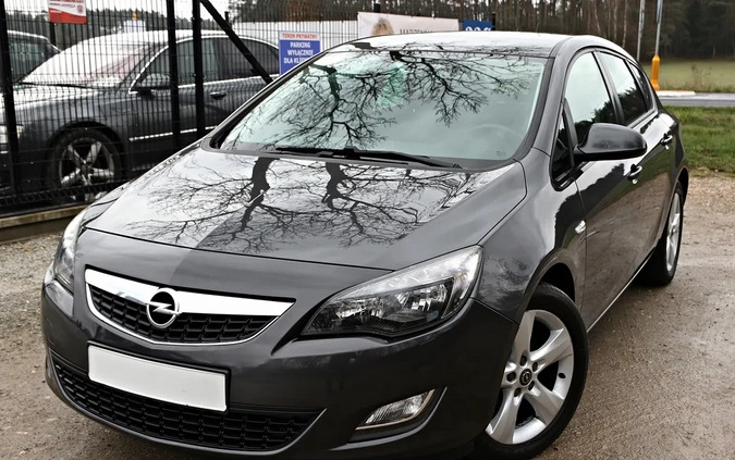 Opel Astra cena 23500 przebieg: 158000, rok produkcji 2012 z Gostynin małe 781